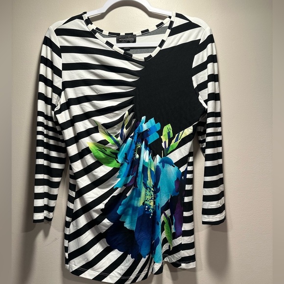 3x25* Investments Blue Floral Top B&W Stripes Size Small Stretchy & Elegant - Picture 4 of 15